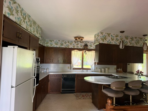 Just Listed! 2105 Linn Dr, Owatonna, MN